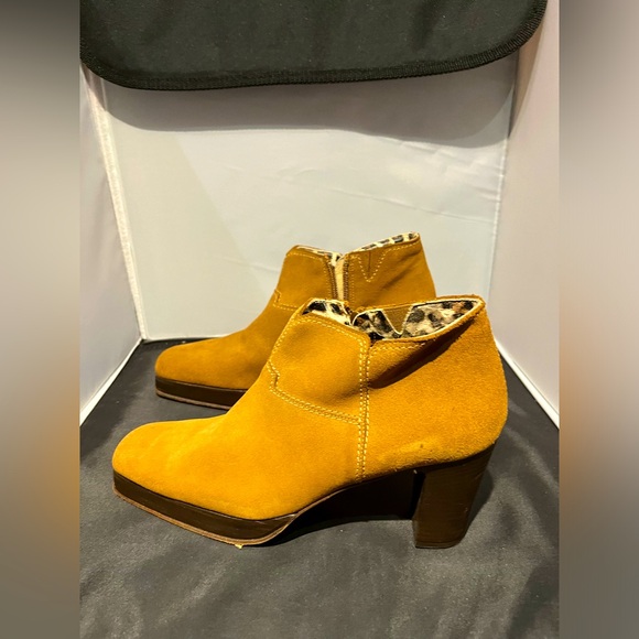 Warren Edwards, only worn a couple of times! Still in great condition. - Picture 4 of 4